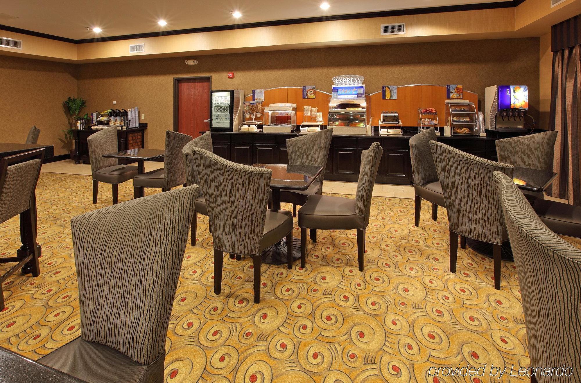Holiday Inn Express Hotel & Suites Texarkana East By Ihg Restaurant bilde